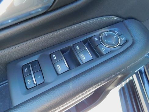 Used 2023 GMC Yukon XL Denali image 28