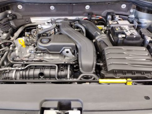 New 2025 Volkswagen Taos SEL image 8