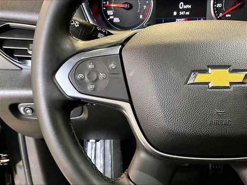 Used 2023 Chevrolet Traverse LT image 24