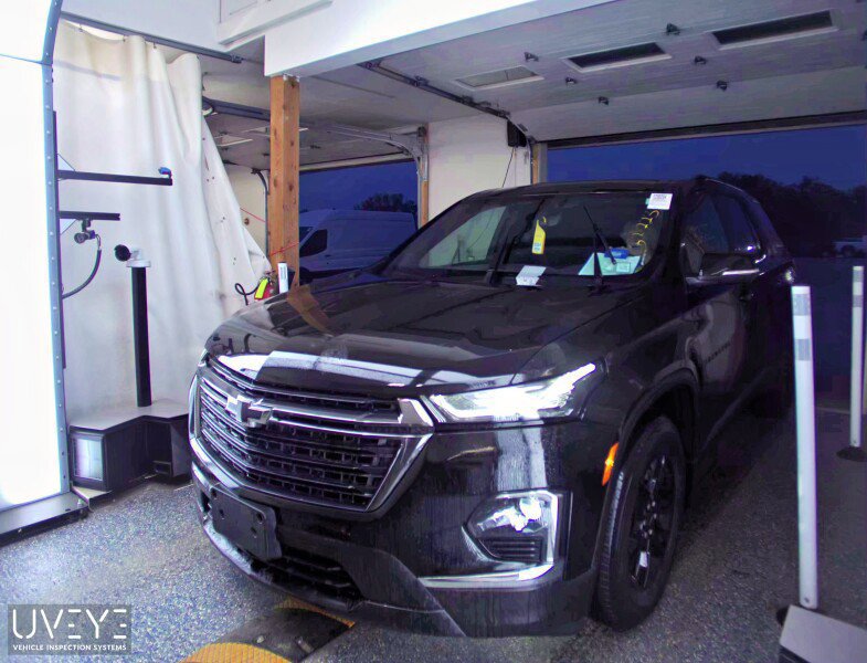 Used 2023 Chevrolet Traverse LT w/ Midnight/Sport Edition AWD/4WD image 2
