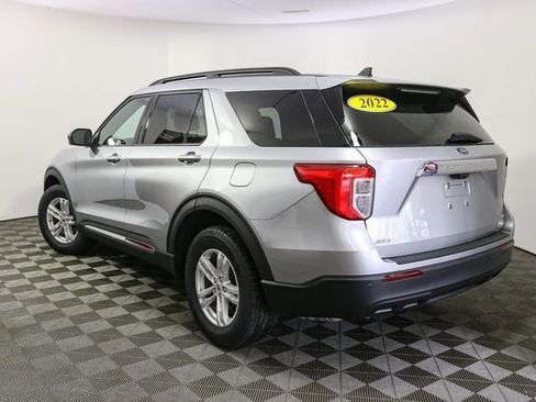 Used 2022 Ford Explorer XLT image 7