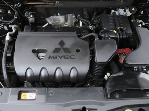 Used 2018 Mitsubishi Outlander ES FWD image 30