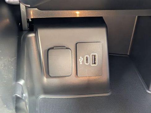 New 2025 Ford Explorer Active image 39