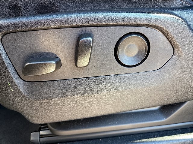 Certified 2025 Chevrolet Suburban LT AWD/4WD image 18