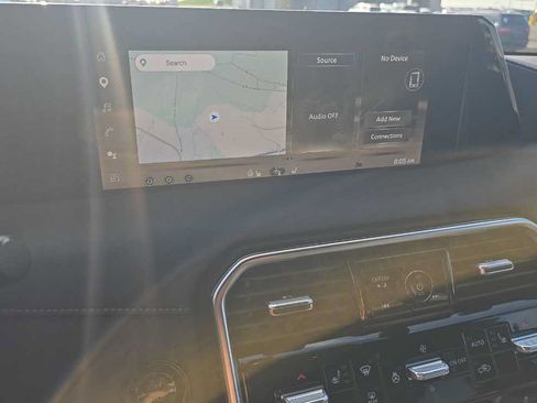 Used 2025 Nissan Armada SL w/ Captain's Chari Seat Package AWD/4WD image 12