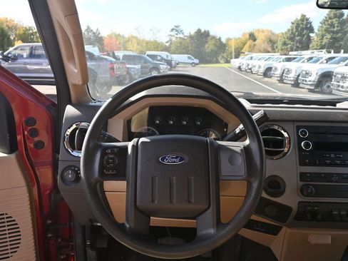 Used 2016 Ford F550 2WD Regular Cab Super Duty w/ XLT Interior Package image 36