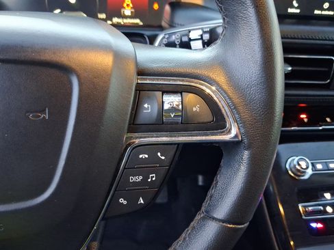 Used 2023 Lincoln Nautilus FWD image 16