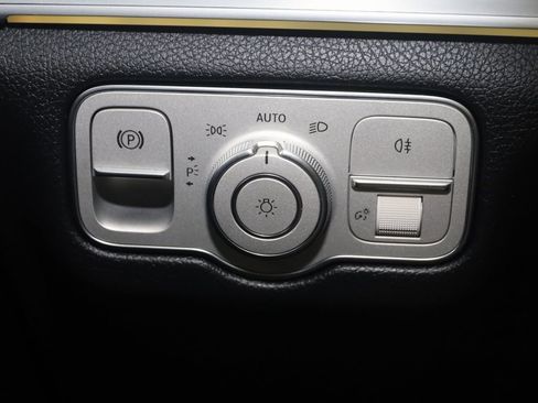 Used 2021 Mercedes-Benz GLS 450 4MATIC image 31