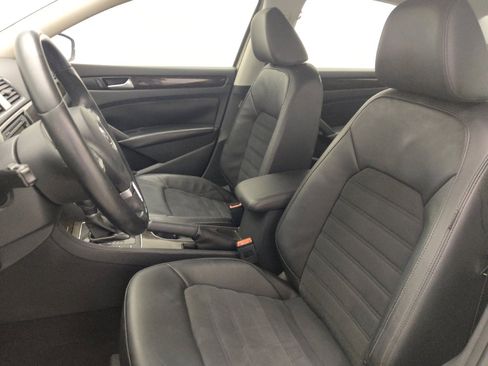 Used 2015 Volkswagen Passat 1.8T SEL Premium FWD image 17