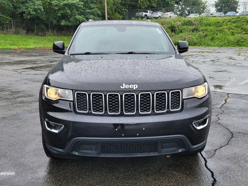 Used 2018 Jeep Grand Cherokee Laredo AWD/4WD image 4