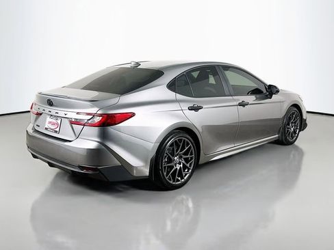 Used 2025 Toyota Camry SE image 17