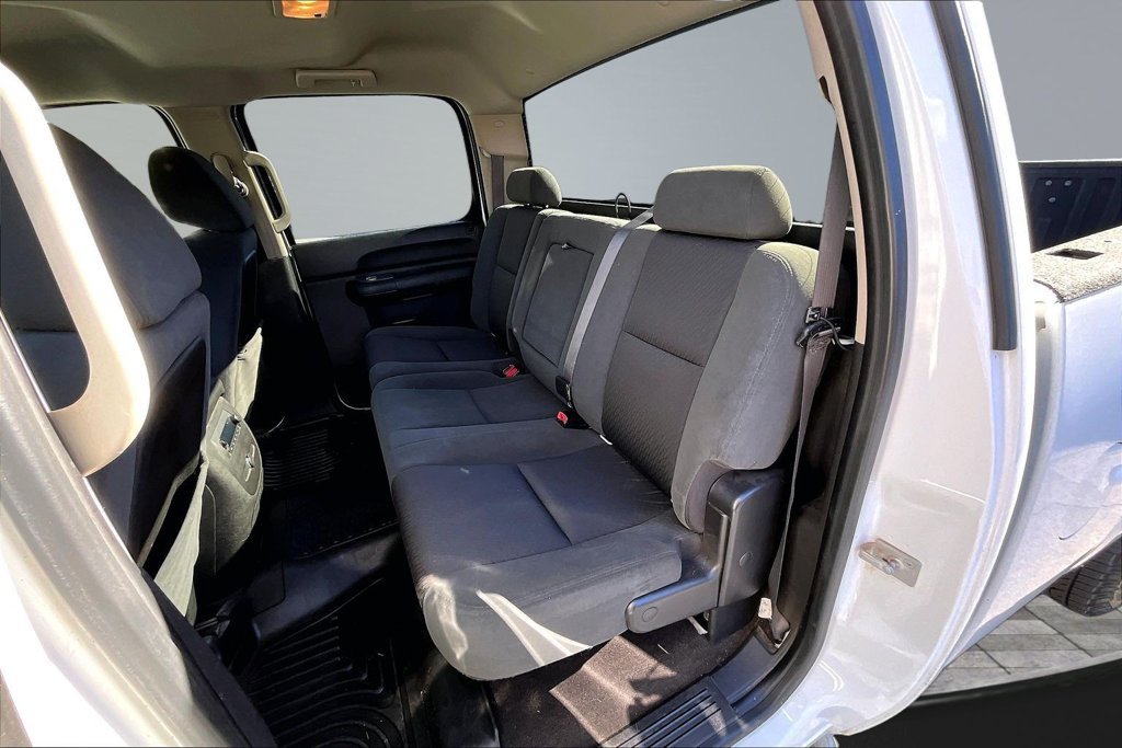 Used 2007 Chevrolet Silverado 2500 LT w/ 2LT Audio Package RWD image 18