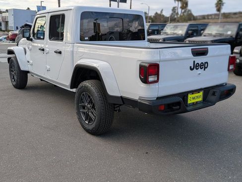 New 2026 Jeep Gladiator Sport image 7