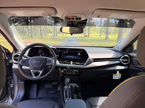 New 2026 Chevrolet Trax ACTIV w/ Driver Confidence Package FWD image 14