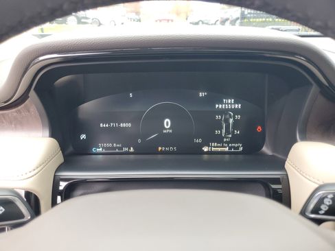 Certified 2022 Lincoln Nautilus Reserve w/ Equipment Group 201A image 15