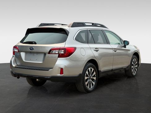Used 2015 Subaru Outback 2.5i Limited AWD/4WD image 5