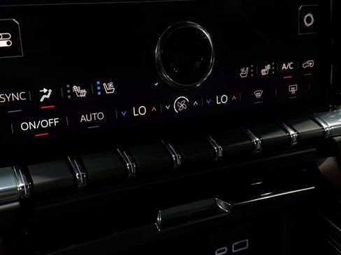 Used 2025 GMC Yukon Denali w/ Denali Reserve Package AWD/4WD image 36