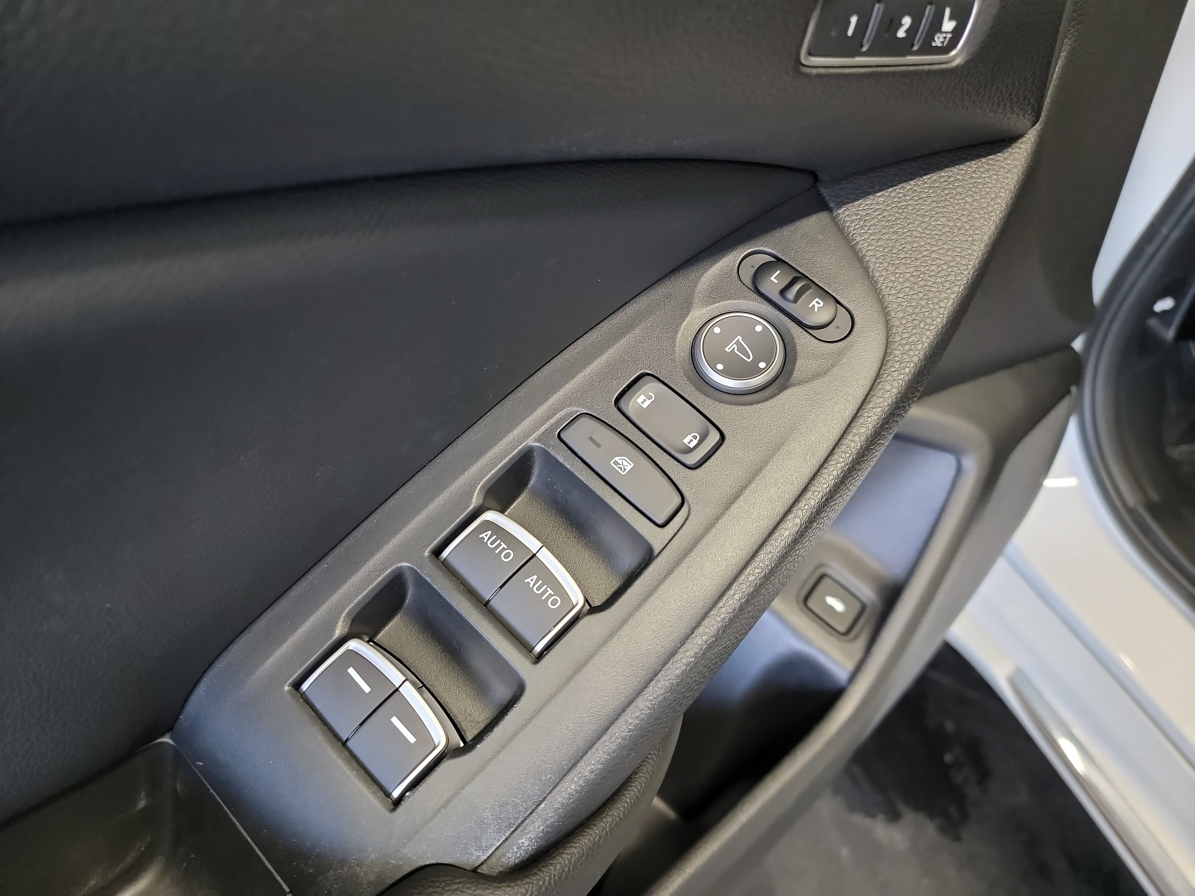 Used 2022 Honda Accord Touring image 14