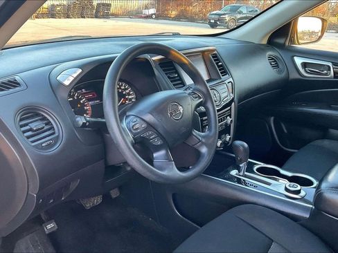 Used 2019 Nissan Pathfinder S image 13