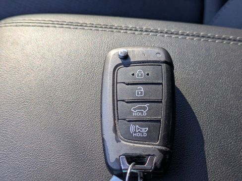 Used 2019 Hyundai Santa Fe SE image 33