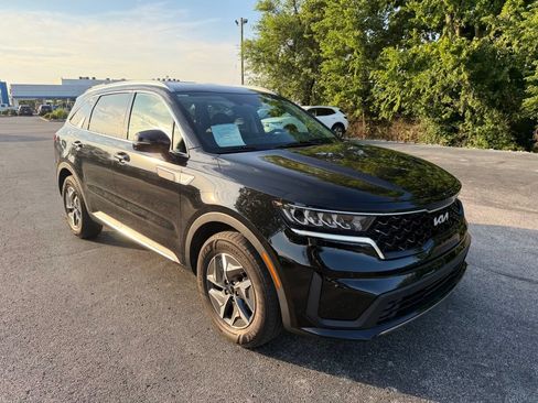 Used 2022 Kia Sorento S AWD/4WD image 2