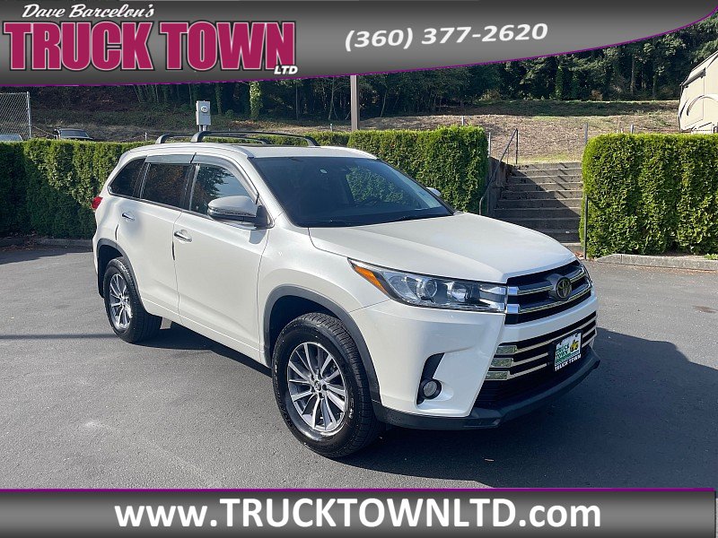 Used 2018 Toyota Highlander XLE AWD/4WD image 1