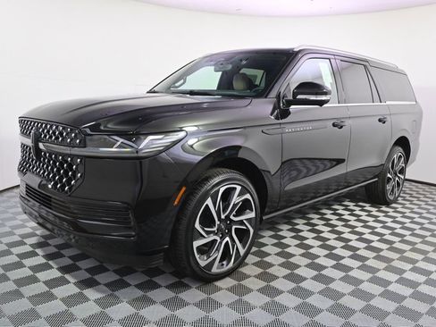 New 2026 Lincoln Navigator L Black Label AWD/4WD image 2