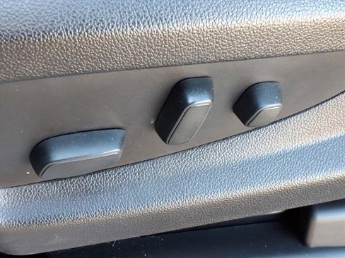 Used 2018 Chevrolet Tahoe Premier image 16