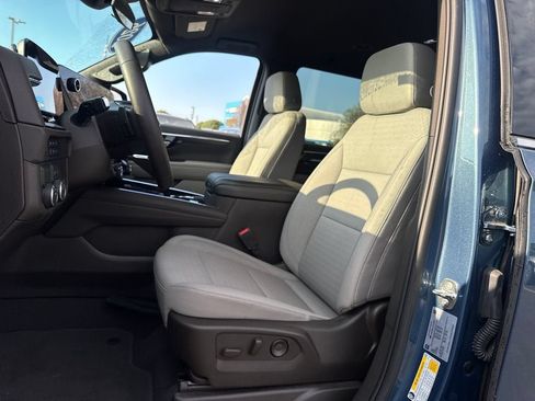 Used 2026 Chevrolet Tahoe LS RWD image 16