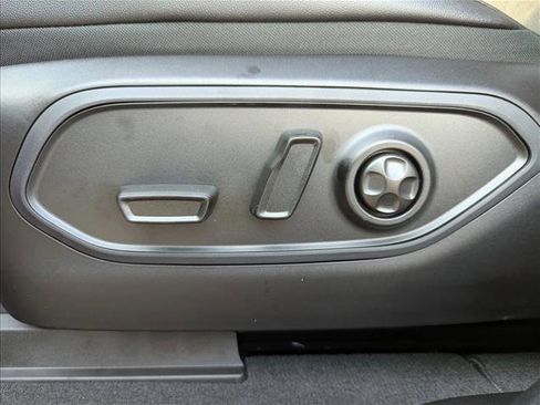 New 2025 Jeep Grand Cherokee Altitude image 11