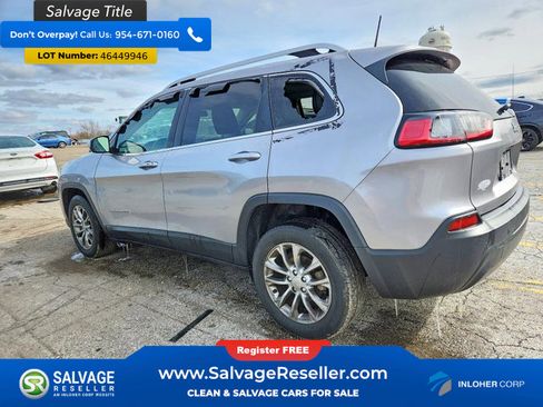 Used 2019 Jeep Cherokee Latitude Plus w/ Cold Weather Group FWD image 3