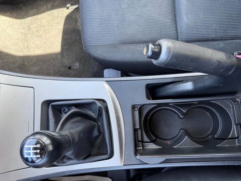 Used 2011 MAZDA MAZDA3 i Touring FWD image 26
