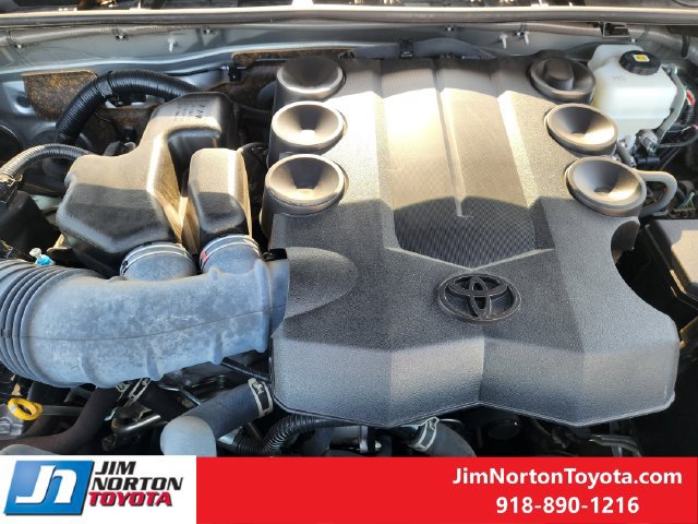 Used 2023 Toyota 4Runner Limited AWD/4WD image 32