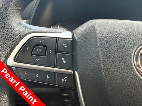Used 2023 Toyota Highlander L image 23