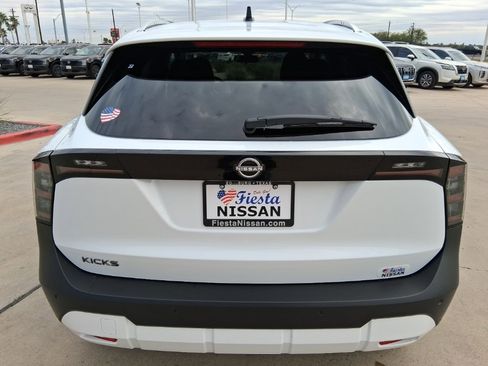 New 2026 Nissan Kicks SV image 5