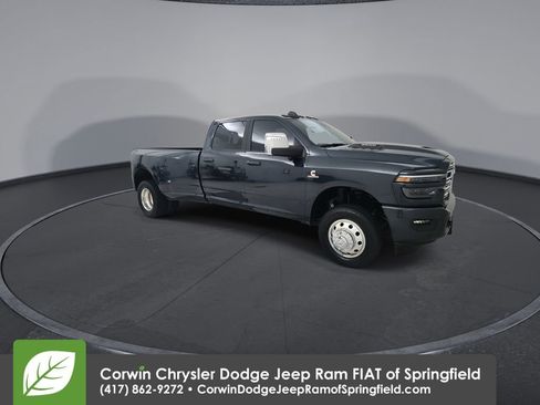 Used 2025 RAM 3500 Laramie w/ Sport Appearance Package AWD/4WD image 2