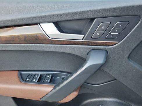 Used 2018 Audi Q5 2.0T Premium image 22