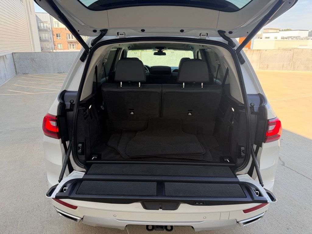 Used 2020 BMW X7 xDrive40i w/ Premium Package AWD/4WD image 27