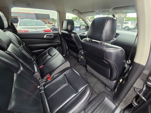 Used 2018 Nissan Pathfinder SL FWD image 16