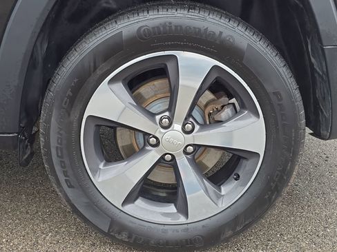 Used 2019 Jeep Cherokee Limited image 13