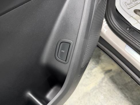 Used 2026 Chevrolet Traverse Z71 image 36