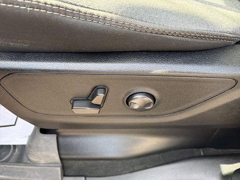 Used 2022 RAM 1500 Big Horn AWD/4WD image 16