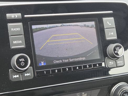 Used 2018 Honda CR-V LX image 6