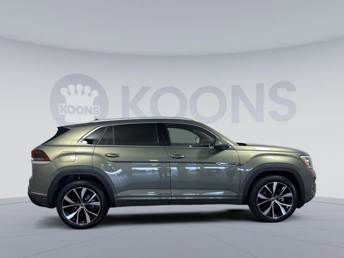 Used 2026 Volkswagen Atlas Cross Sport SEL Premium R-Line AWD/4WD image 8