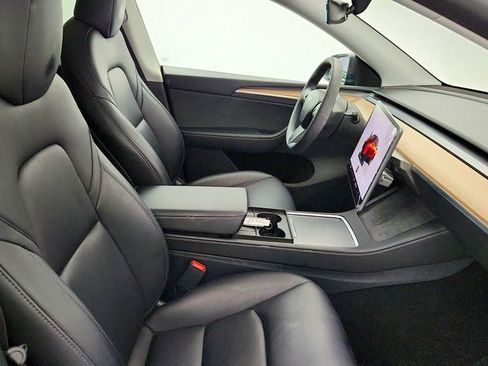 Used 2025 Tesla Model Y Long Range image 27