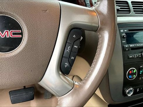 Used 2011 GMC Yukon SLT w/ SLT-2 Equipment Package AWD/4WD image 20