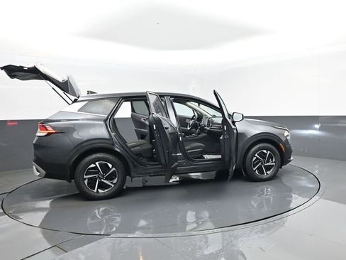 Used 2023 Kia Sportage LX AWD/4WD image 29