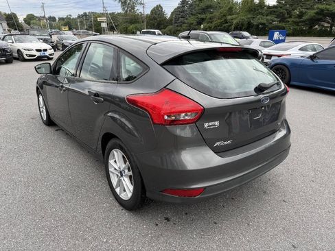Used 2017 Ford Focus SE FWD image 6