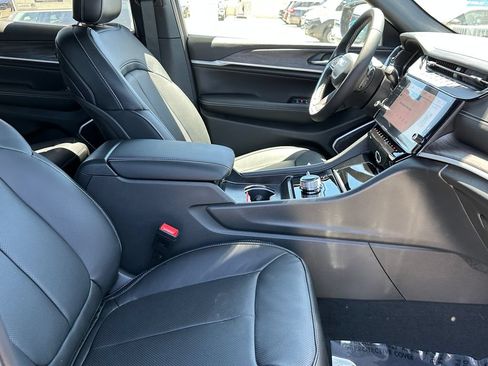 New 2026 Jeep Grand Cherokee L Limited AWD/4WD image 12