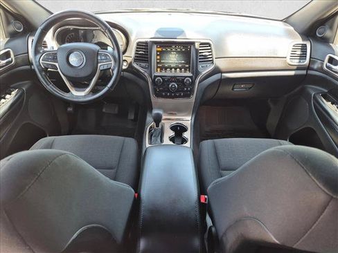 Used 2017 Jeep Grand Cherokee Laredo w/ Quick Order Package 23E AWD/4WD image 18